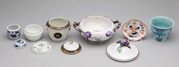 PARTI DIVERSE, 10 delar, keramik, glas, lackarbete, 1800/1900-tal.
