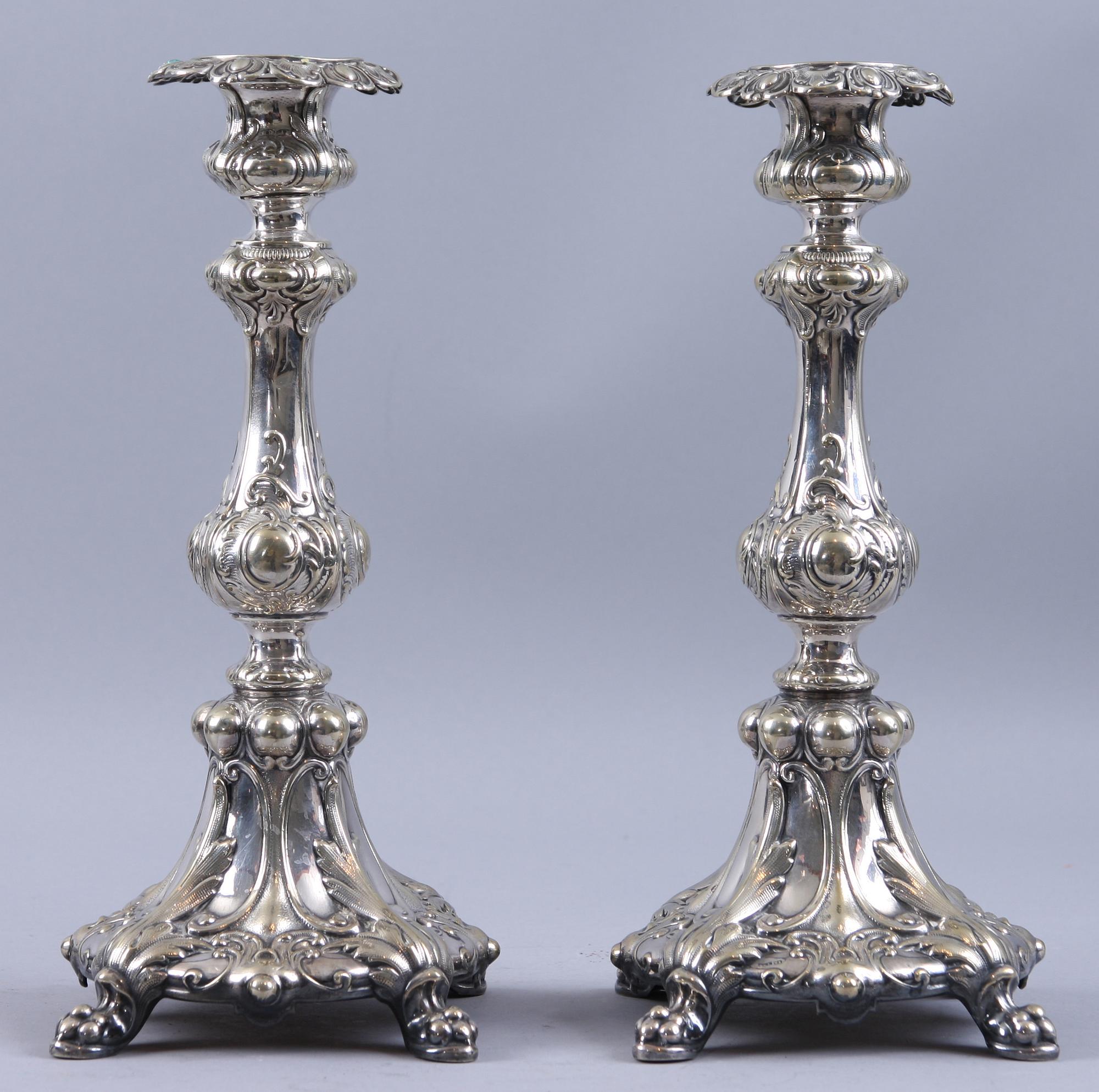 LJUSSTAKAR, ett par, nysliver, nyrokoko, 1800/1900-tal.