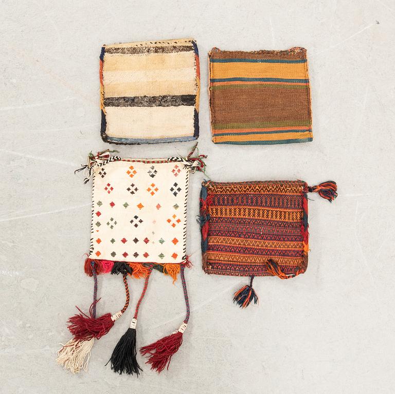 Väskor Chanteh Bachtiari, Kashgai, Kamseh och Afshar semiantika ca 25x26 cm (exkl tofsar).