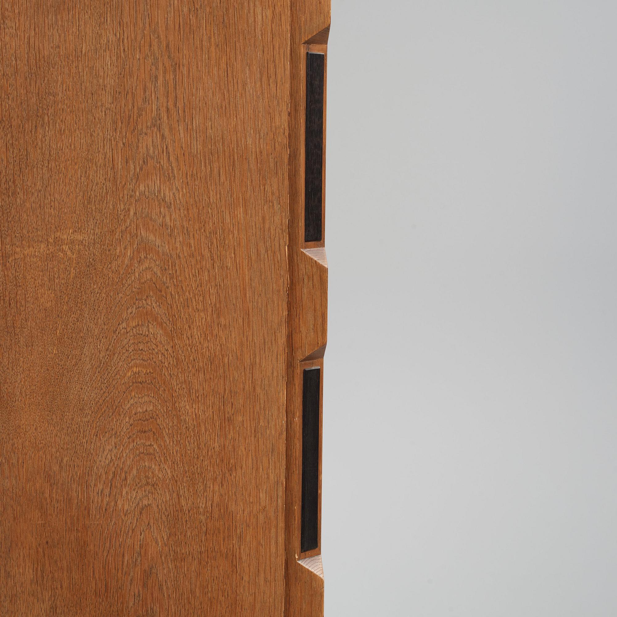 Carl Bergsten, bokhylla, Nordiska Kompaniet, 1923. Utställd på Göteborgsutställningen 1923.