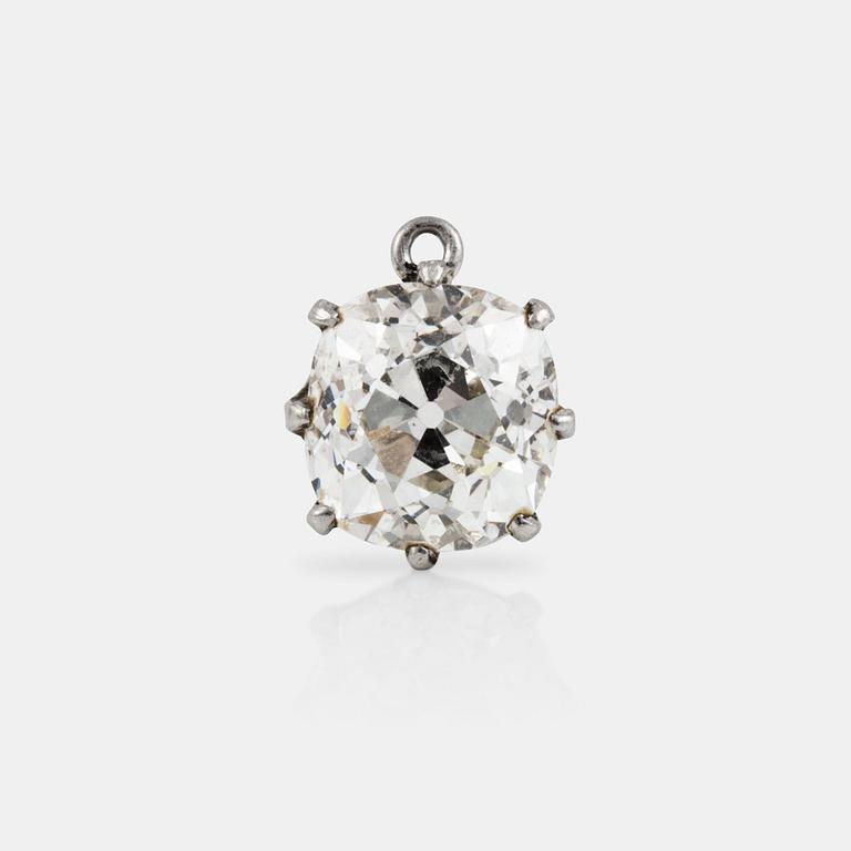 A circa 1.80 ct old-cut diamond  pendant. Quality circa K-L/VS.