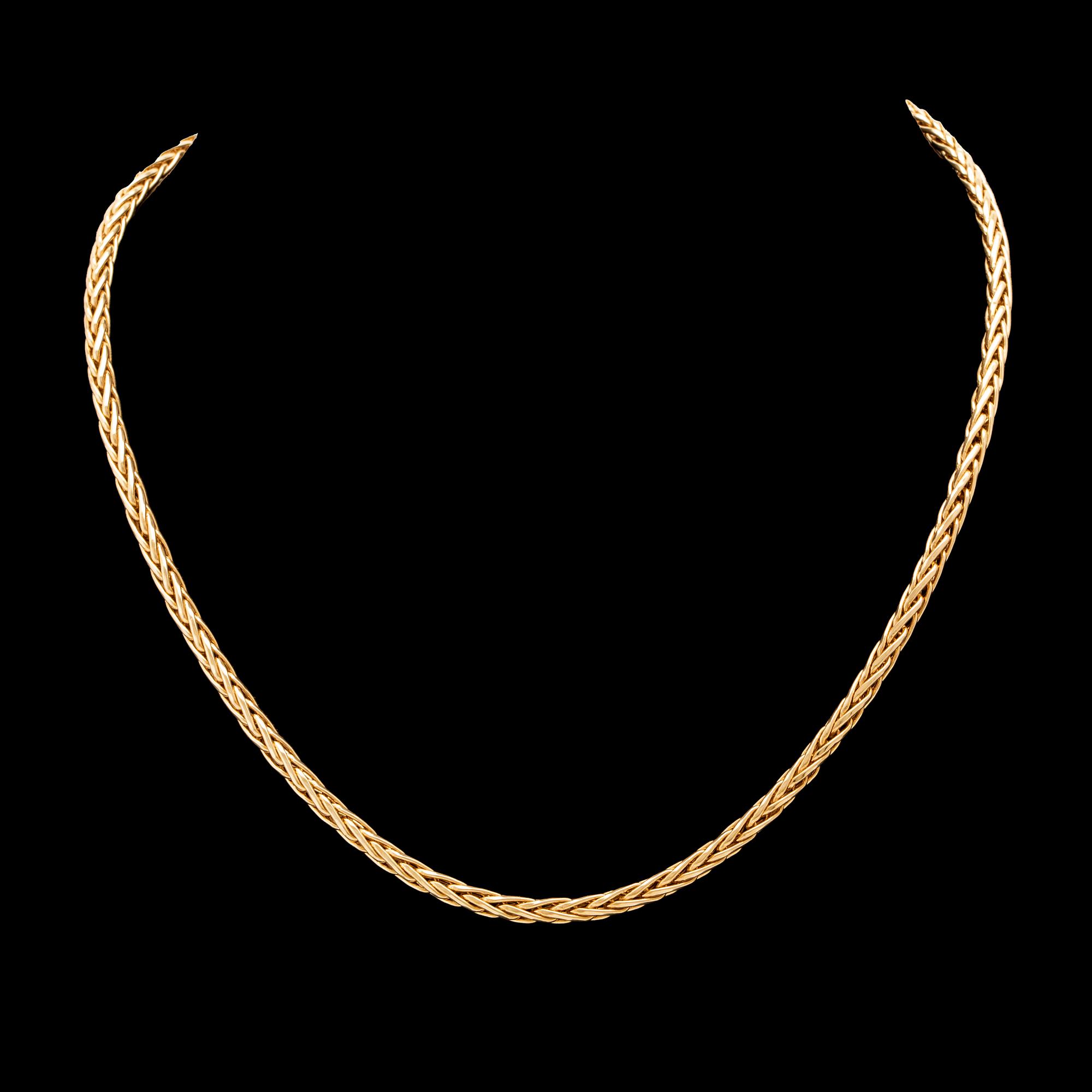 Necklace herringbone chain in 18K gold.