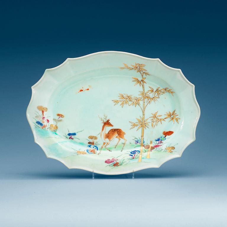 A famille rose serving dish, Qing dynasty, Qianlong (1736-95).