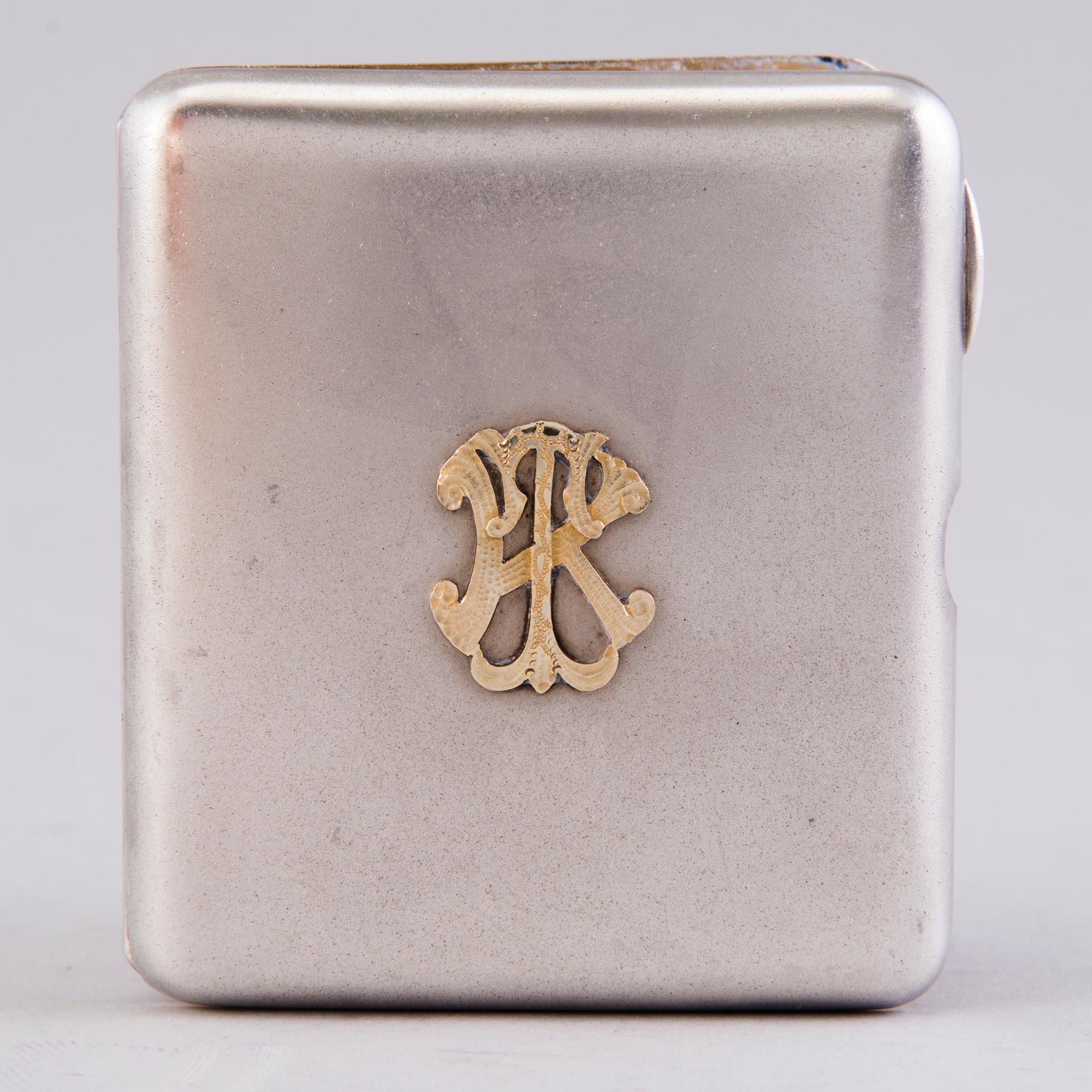CIGARETTETUI, silver, förgyllt silver, stämplat PP, Helsingfors. Kring 1950.
