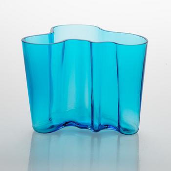 Alvar Aalto, A glass vase model 3030. Signed Alvar Aalto Ittala.