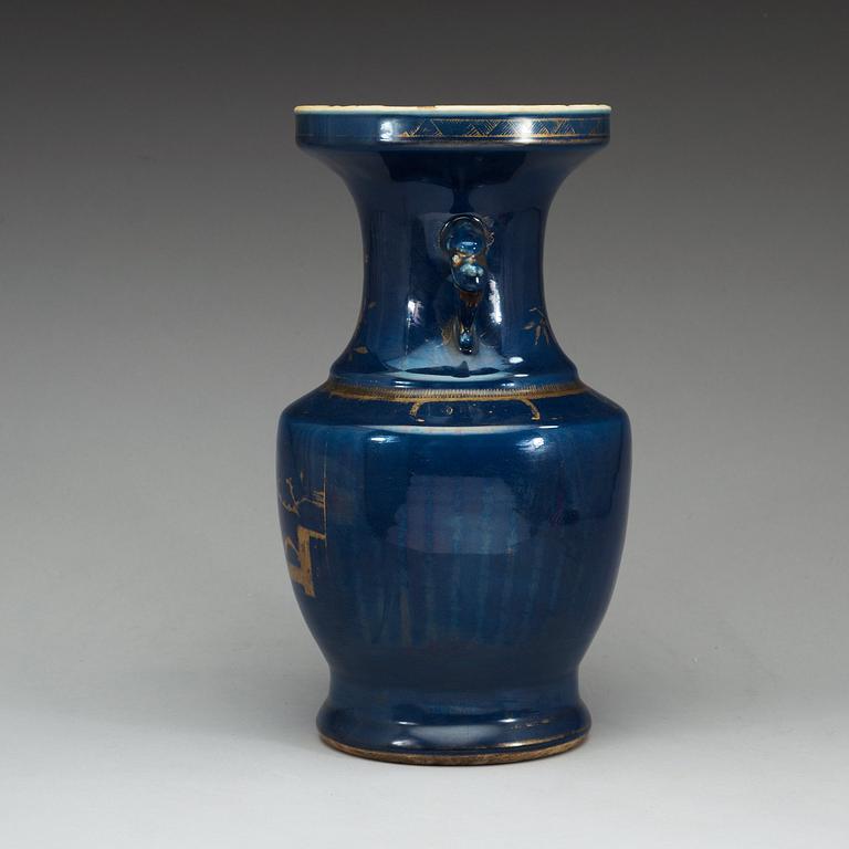 A powder blue vase, Qing dynasty, 19th Century.