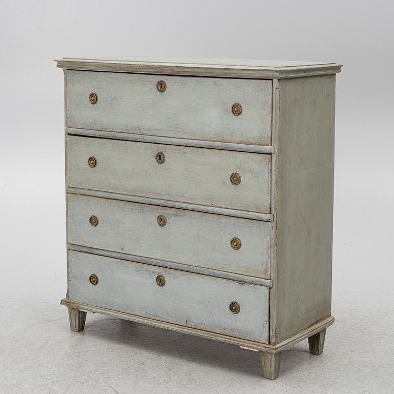 A chest of drawers, 19th century.