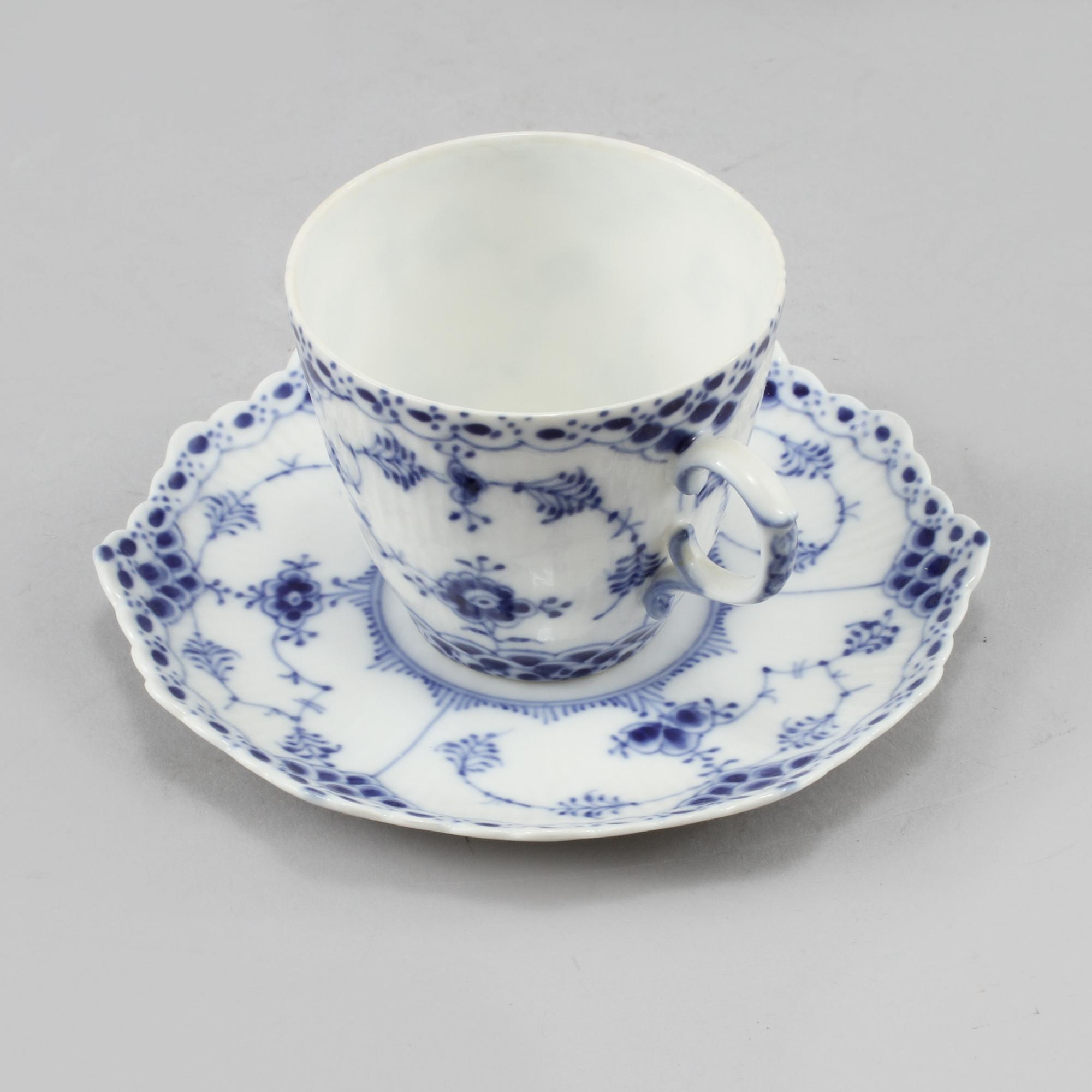 SERVISDELAR, 8 st, porslin, "Musselmalet", Royal Copenhagen, 1900-talets andra hälft.