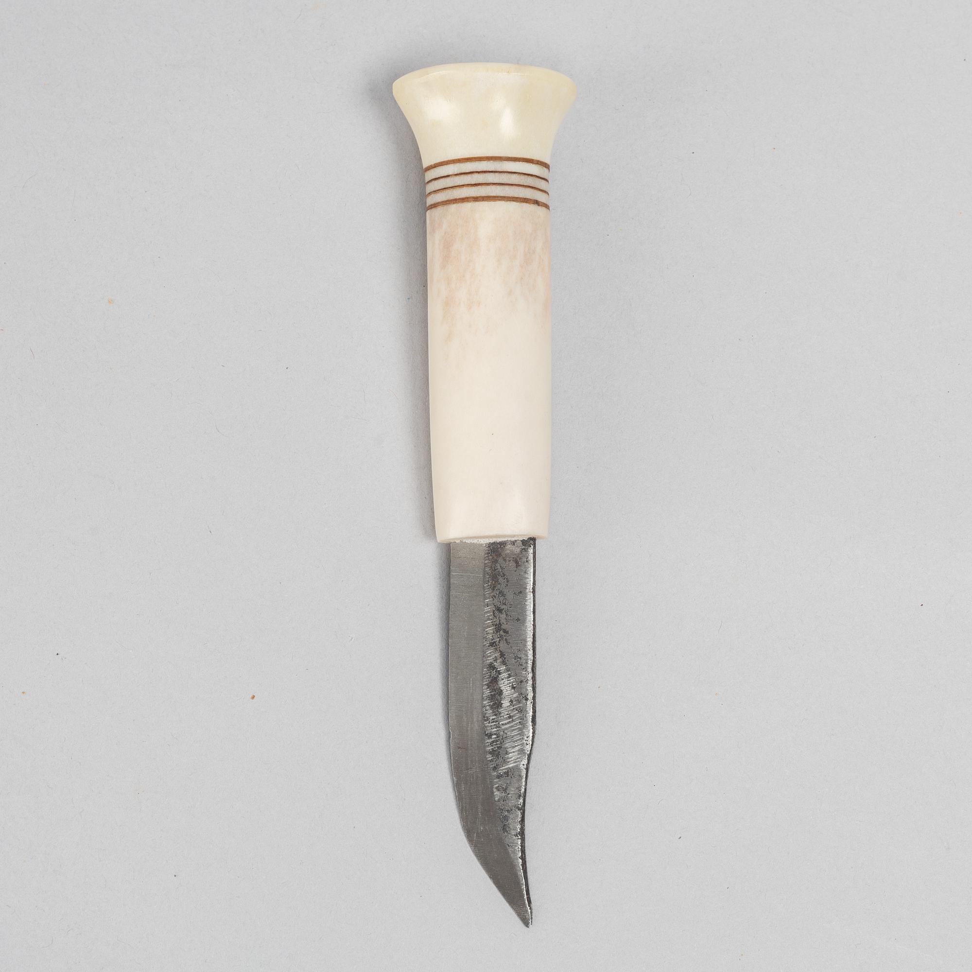 Ingvar Svonni, a reindeer antler knife, signed.