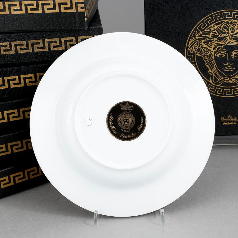 ASSIETTER, 10 st, "Medallion Méandre Marron", Versace för Studio-Linie Rosenthal.