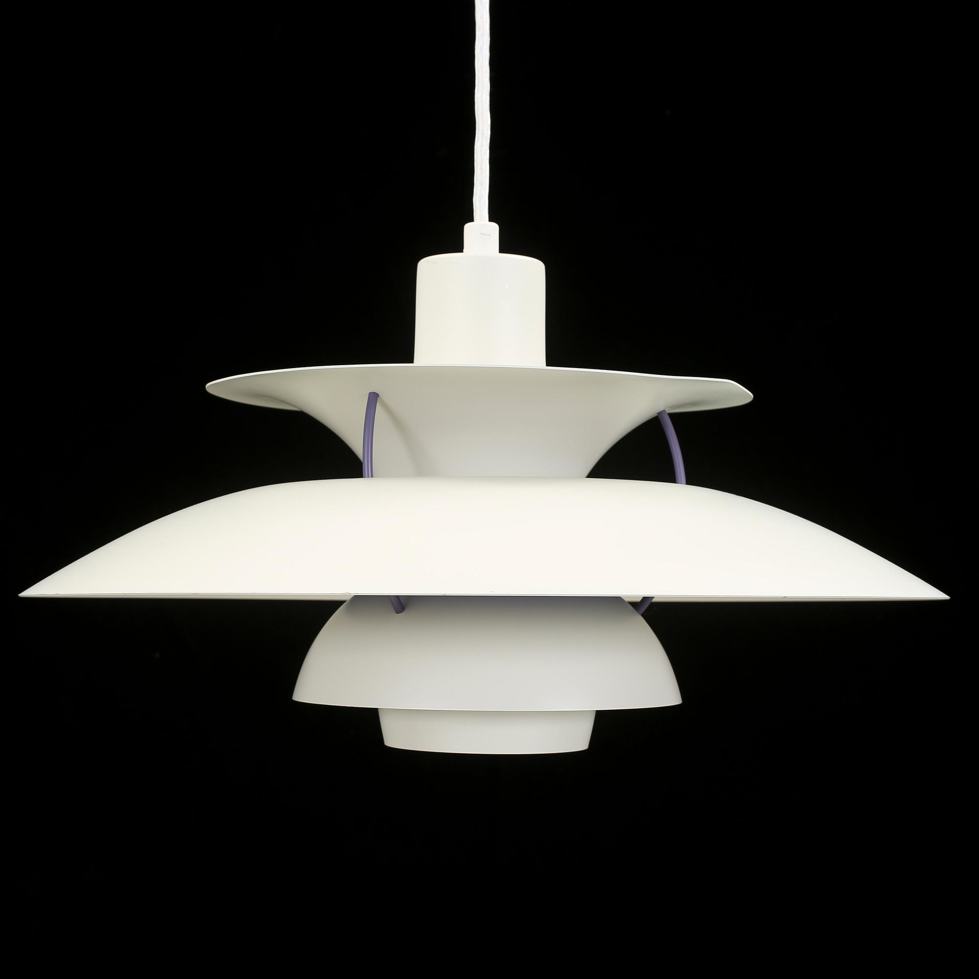 TAKLAMPA, PH-5, Poul Henningsen för Louis Poulsen, Danmark, 1900-talets andra hälft, höjd ca 30 cm.