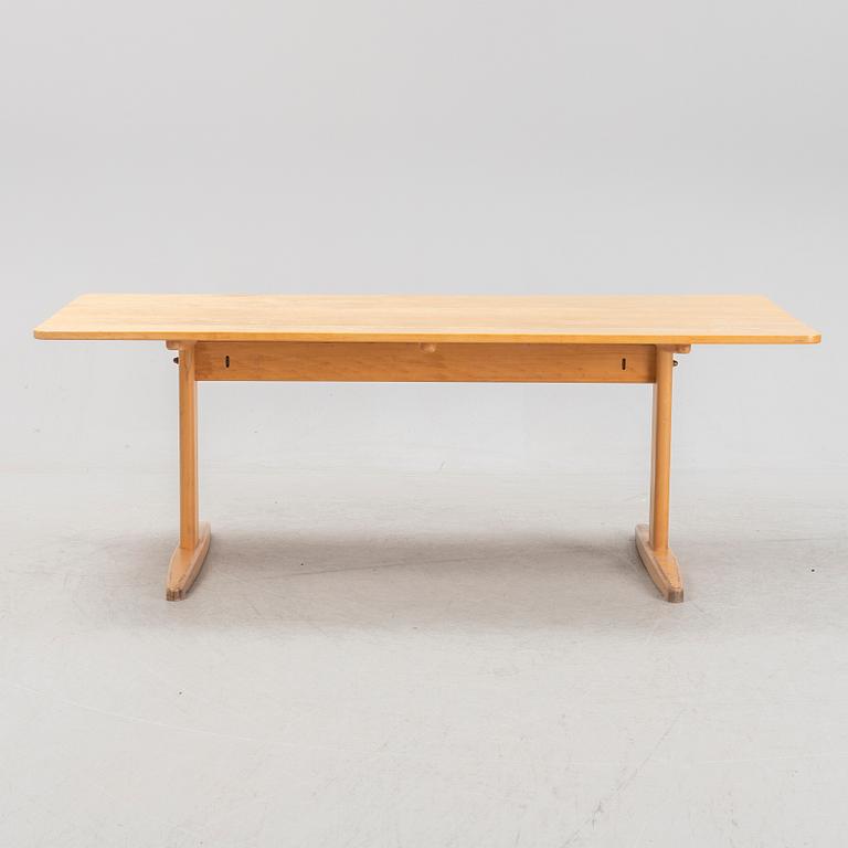 Børge Mogensen, a beech wood shaker model dining table, C.M Madsens Fabriker, Haarby, Denmark.