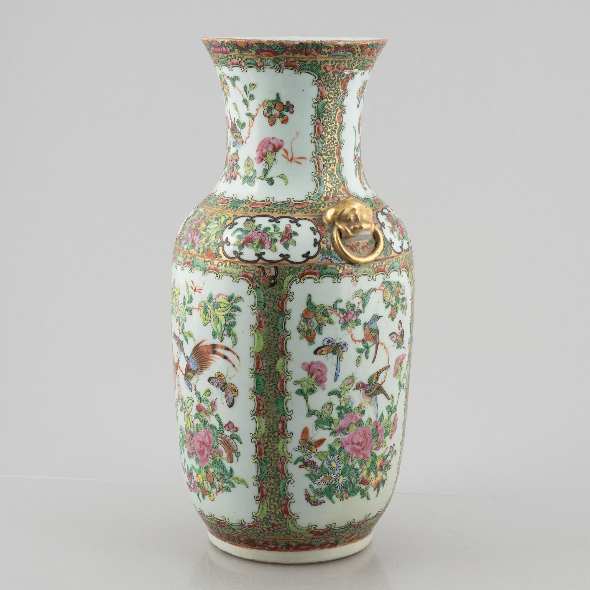 A porcelain vase, Canton, China, 19th century.