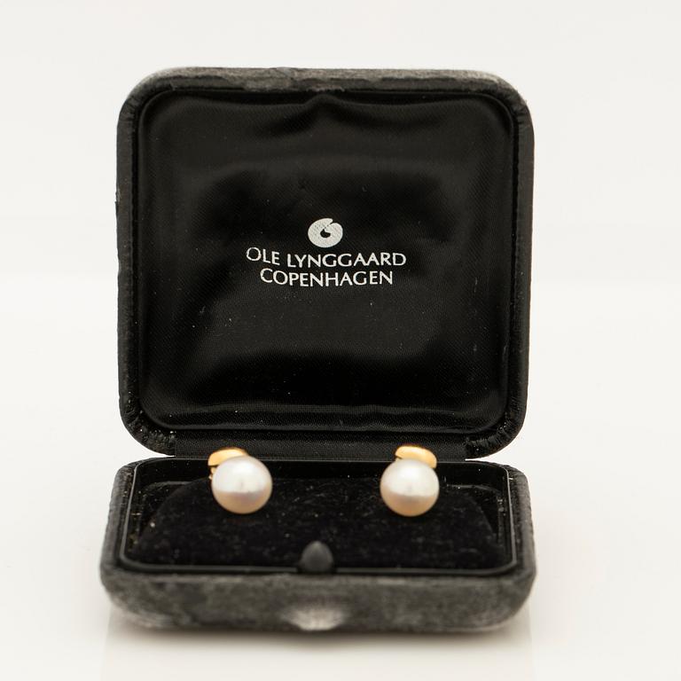 Ole Lynggaard, earrings, a pair, 18K gold with pearl and diamond.