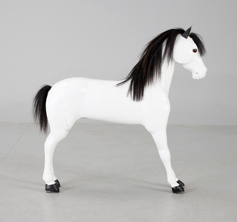 LEKSAKSHÄST. 1900-talets första hälft.