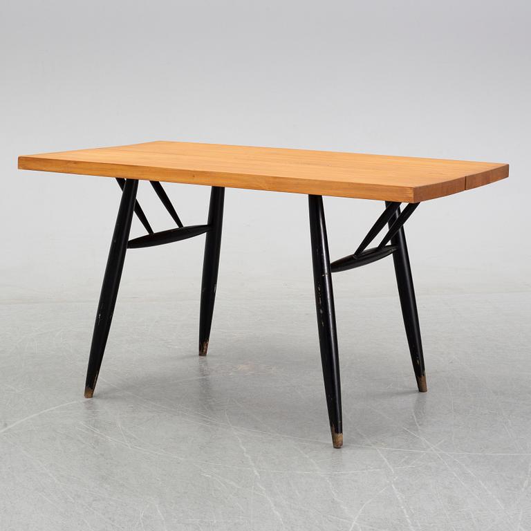 Ilmari Tapiovaara, a 'Pirkka' pine dine table, second half of the 20th Century.
