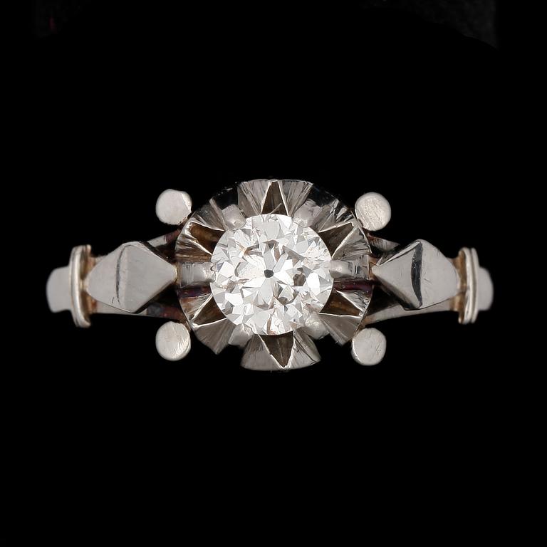 RING, 18k vitguld med briljantslipad diamant ca 0.35 ct. Vikt ca 2,5 gram.