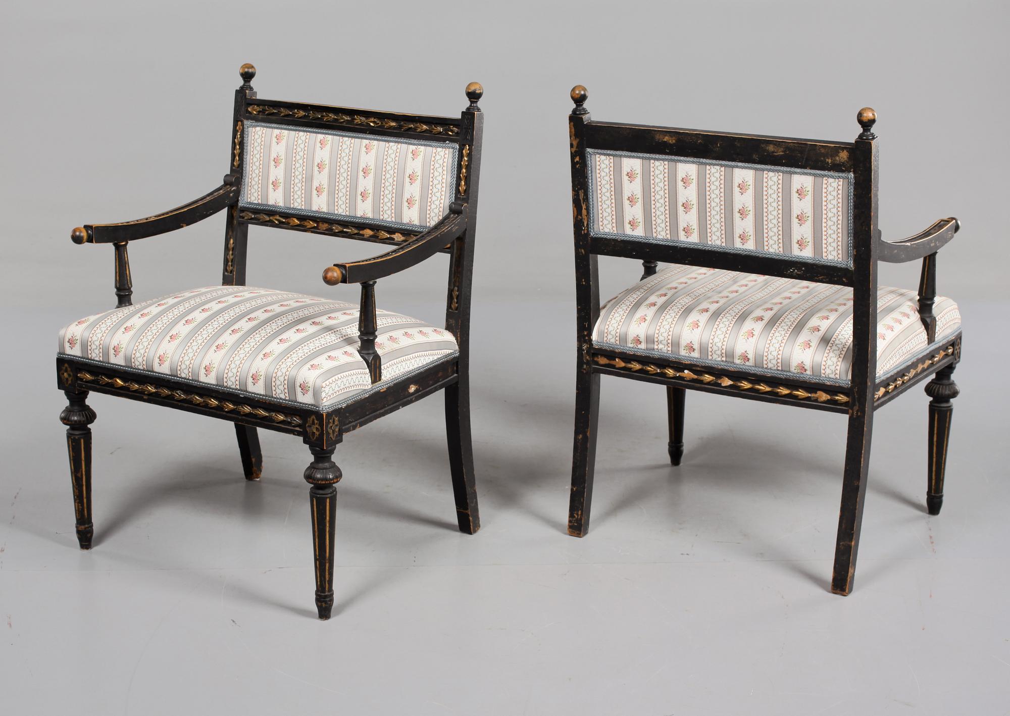 FÅTÖLJER, ett par, tidigt 1900-tal.