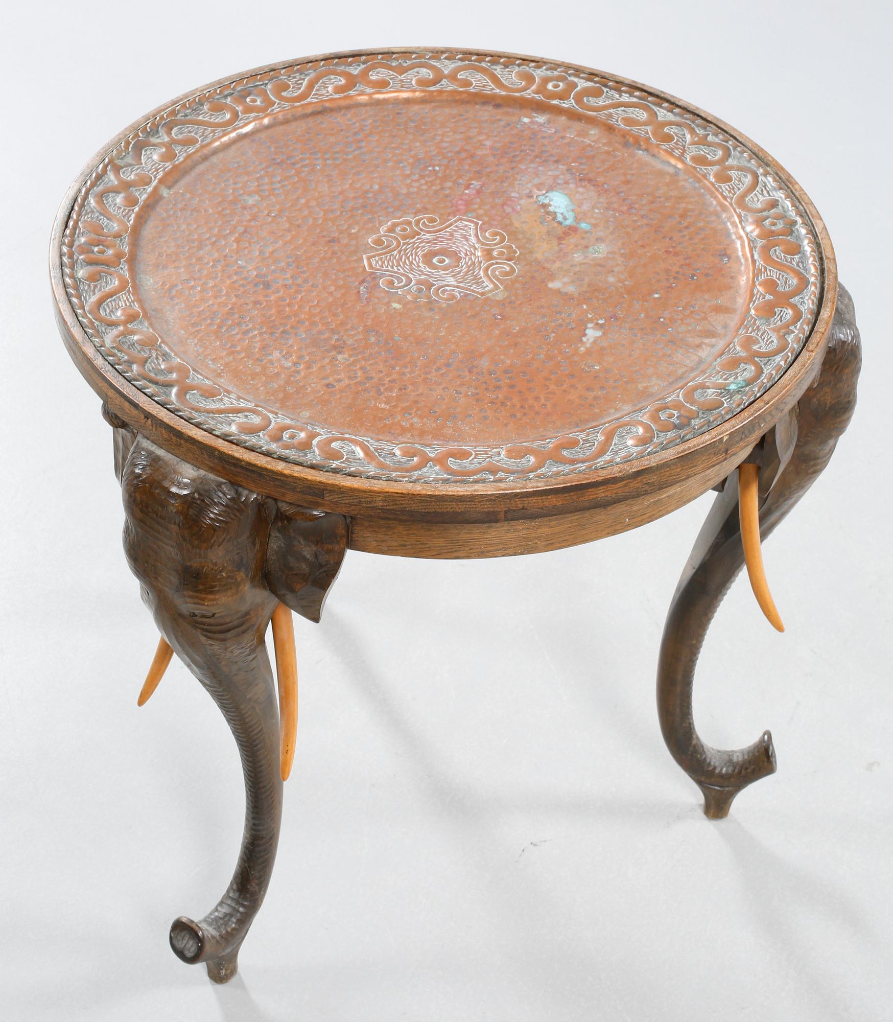BRICKBORD, orientaliskt, sent 1900-tal.