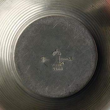 Sylvia Stave, a pewter bonbonnière model no 5347, C.G. Hallberg, Stockholm, 1933.