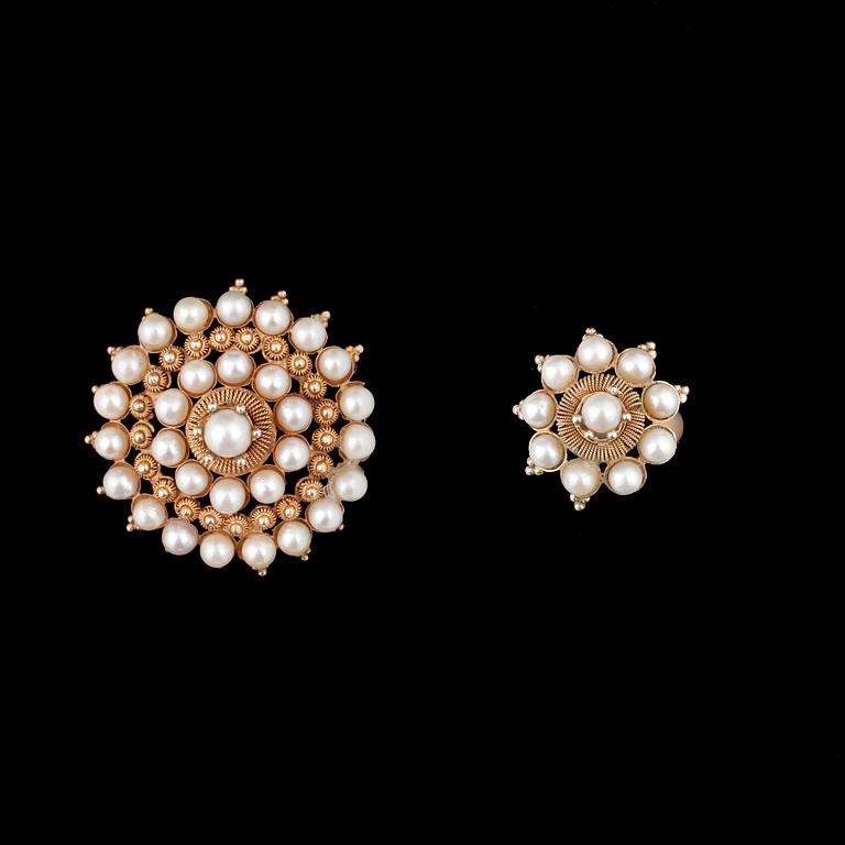 RING SAMT BROSCH / HÄNGE, guld 18K samt 14k, pärlor, bl a Ge-Kå Smycken, G Kaplan, Stockholm 1963. Tot vikt ca 19,3 g.