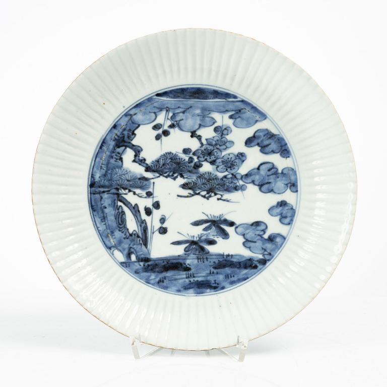 Two Japanese blue and white porcelain dishes, 18th century, Edo (1603-1868).