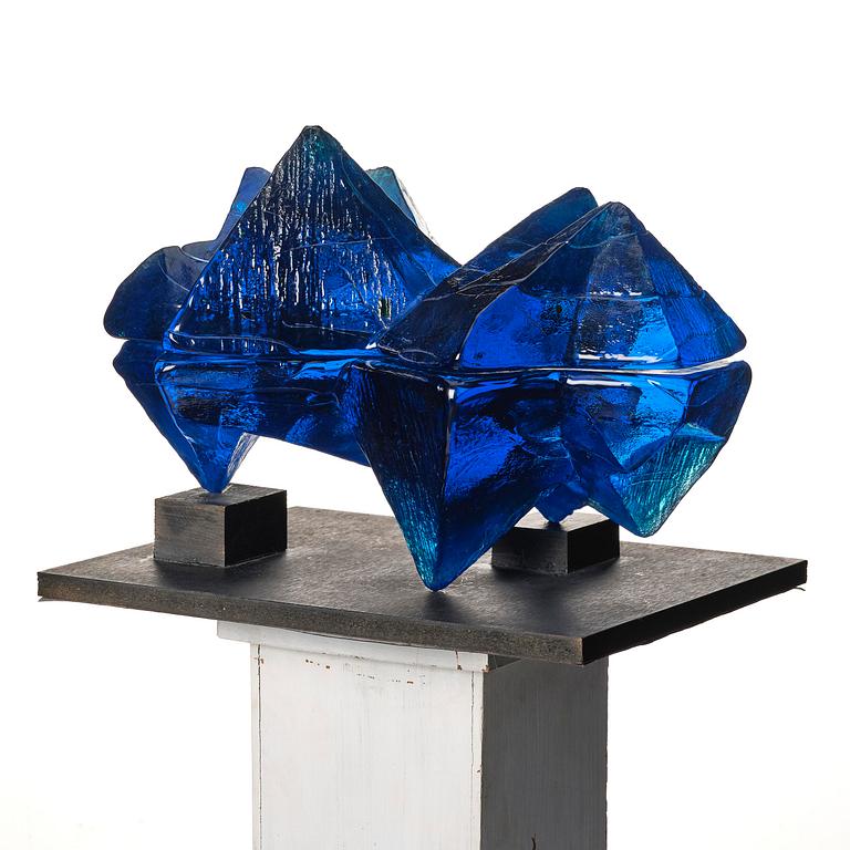 Edvin Öhrström, skulptur, "Isig prisma", gjutet glas, Orrefors eller Lindshammars glasbruk, 1950-60-tal.