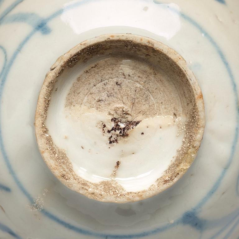 Two blue and white bowls, Qing dynasty, 19th century.