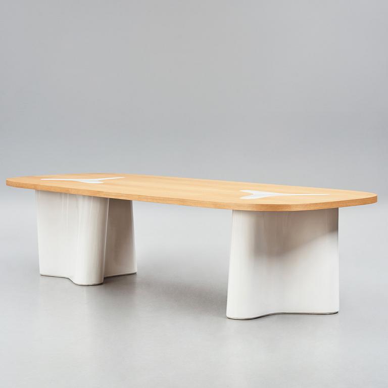 India Mahdavi, matbord, "Double Diagonale", formgivet inför ett projekt tillsammans med Firma Svenskt Tenn år 2022.