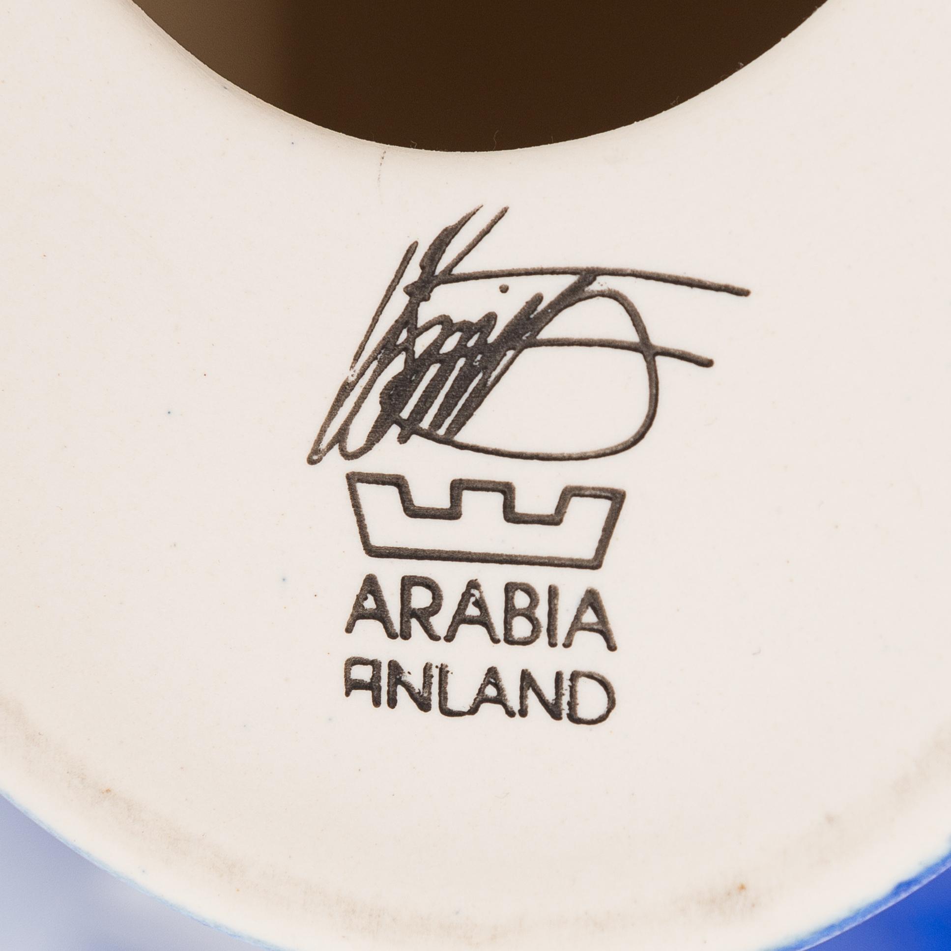 Howard Smith, figurin, keramik, "Kaisa Tukaani" från Parvi-serien, Arabia, 1900-talets slut.