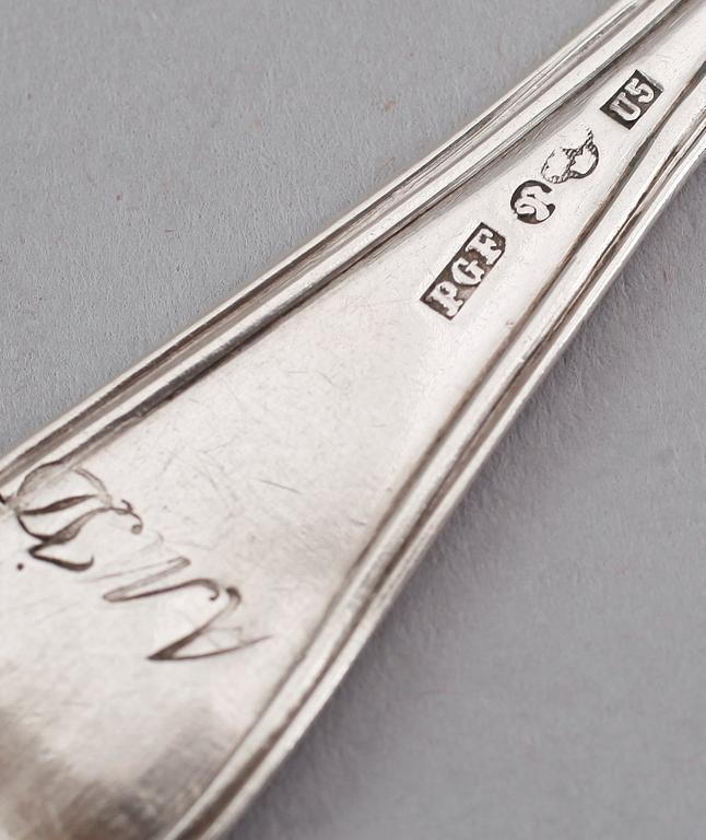 TESKEDAR, 22 st, silver, olika modeller, 1800/1900-tal. Total vikt ca 340 gram.