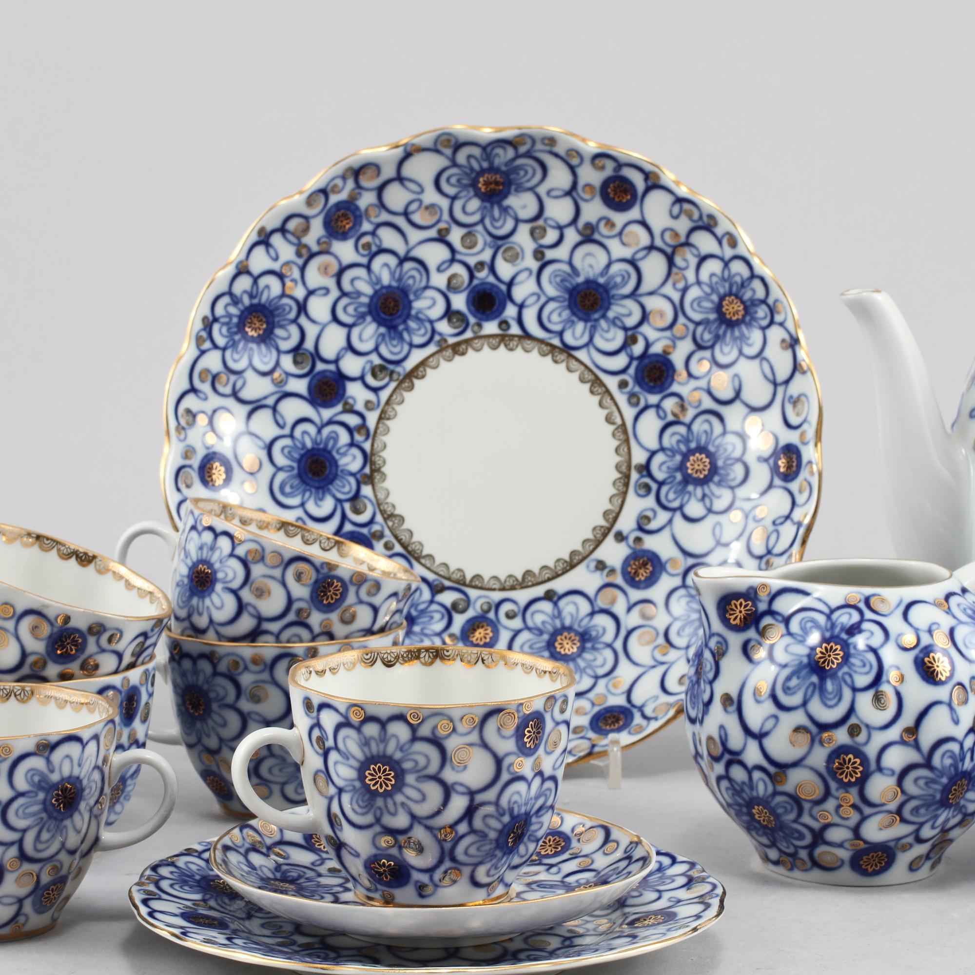 KAFFESERVISDELAR, 16 st, porslin, Ryssland, 1900-talets andra hälft.