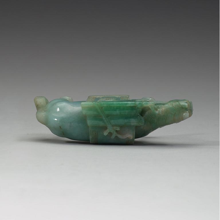 A carved figure of a horse, late Qing dynasty (1644-1912).