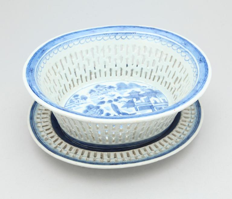 GALLERSKÅL med FAT, porslin, Kina, Qing dynastin, sannolikt sent 1800-tal.