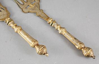 SERVERINGSBESTICK, ett par, troligen Ryssland, omkring år 1900.