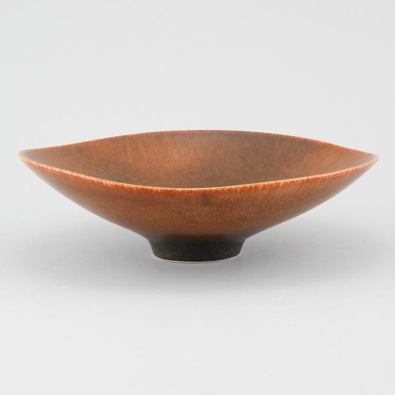 A stoneware bowl by CARL-HARRY STÅLHANE, Rörstrand, second half of 20th century.