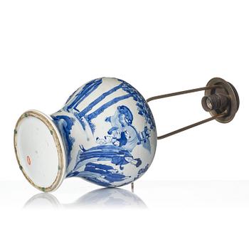 Urna/lampa, porslin. Qingdynastin, Kangxi (1662-1722).