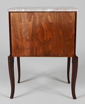 BYRÅ, gustaviansk stil, 1900-talets andra hälft.