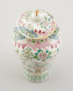 LOCKURNA, porslin, Kina, sannolikt 1800-tal.