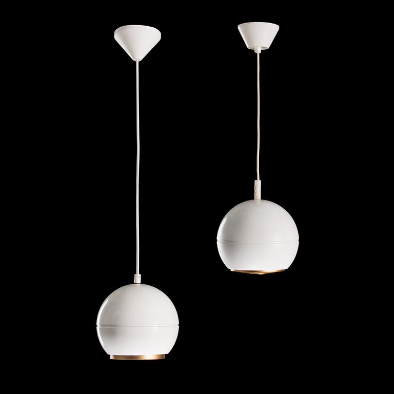 A set of two 1970s hanging pendats model 961-180, for Stockmann Orno, Finland.