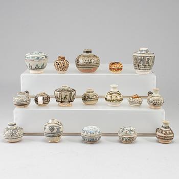 17 ceramic miniatures, South east Asia, 18th/19th century.