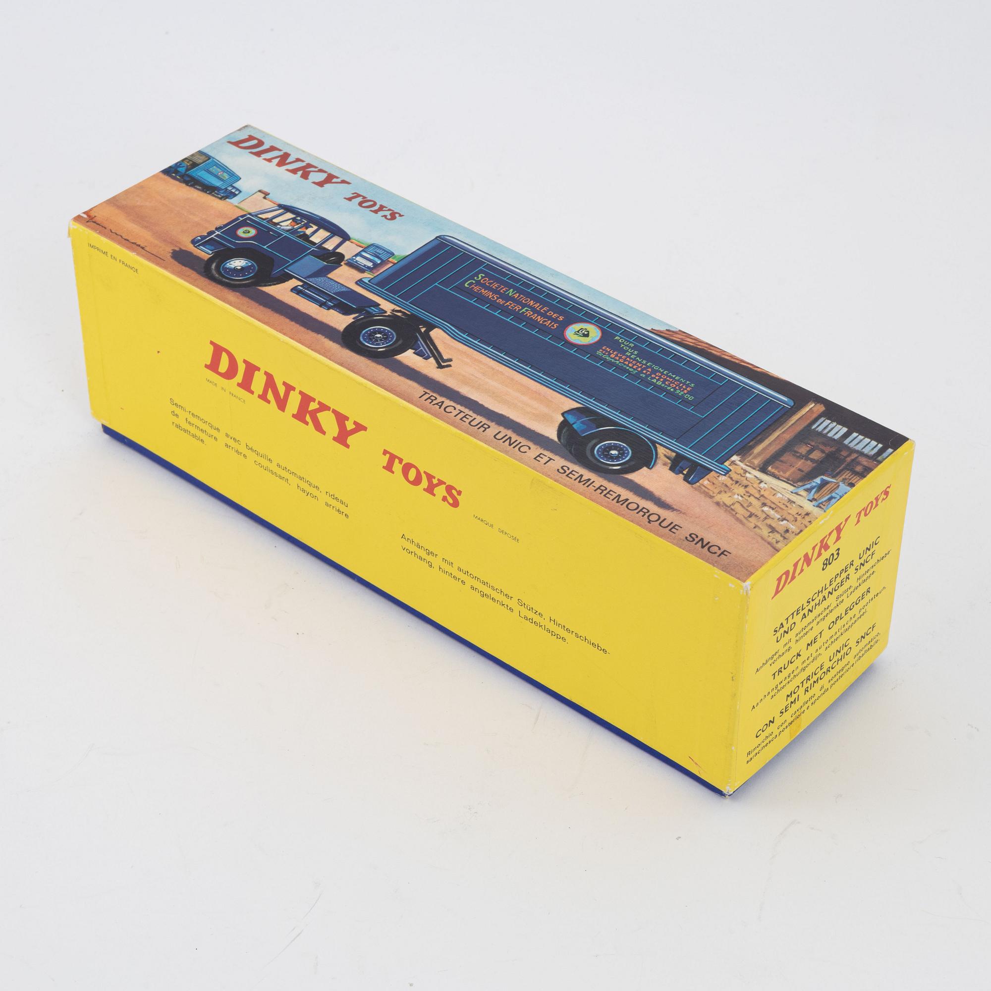 A toy truck, Tracteur Unic et Semi-Remorque SNCF 803, Dinky Toys.