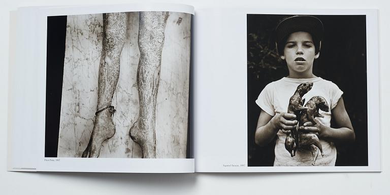 Sally Mann, bok Immediate Family signed.