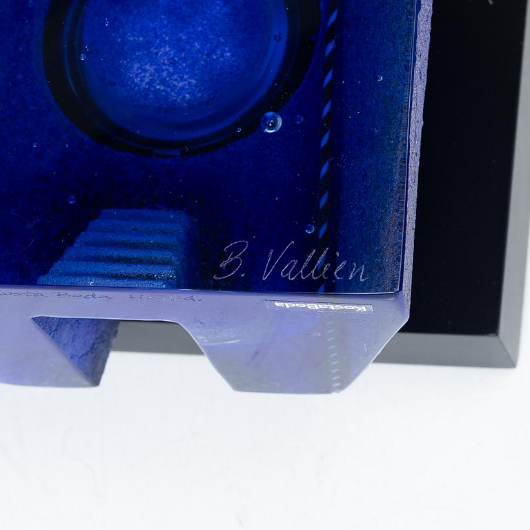 Bertil Vallien, a limited edition glass sculpture Kosta Boda, Sweden, signed.