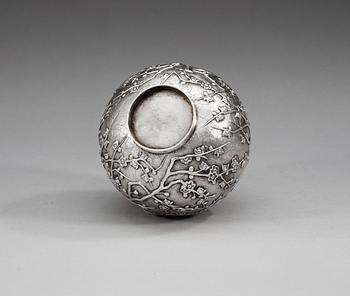A silver vase, Pao Sheng Workshop, Post China Trade period (after 1885).