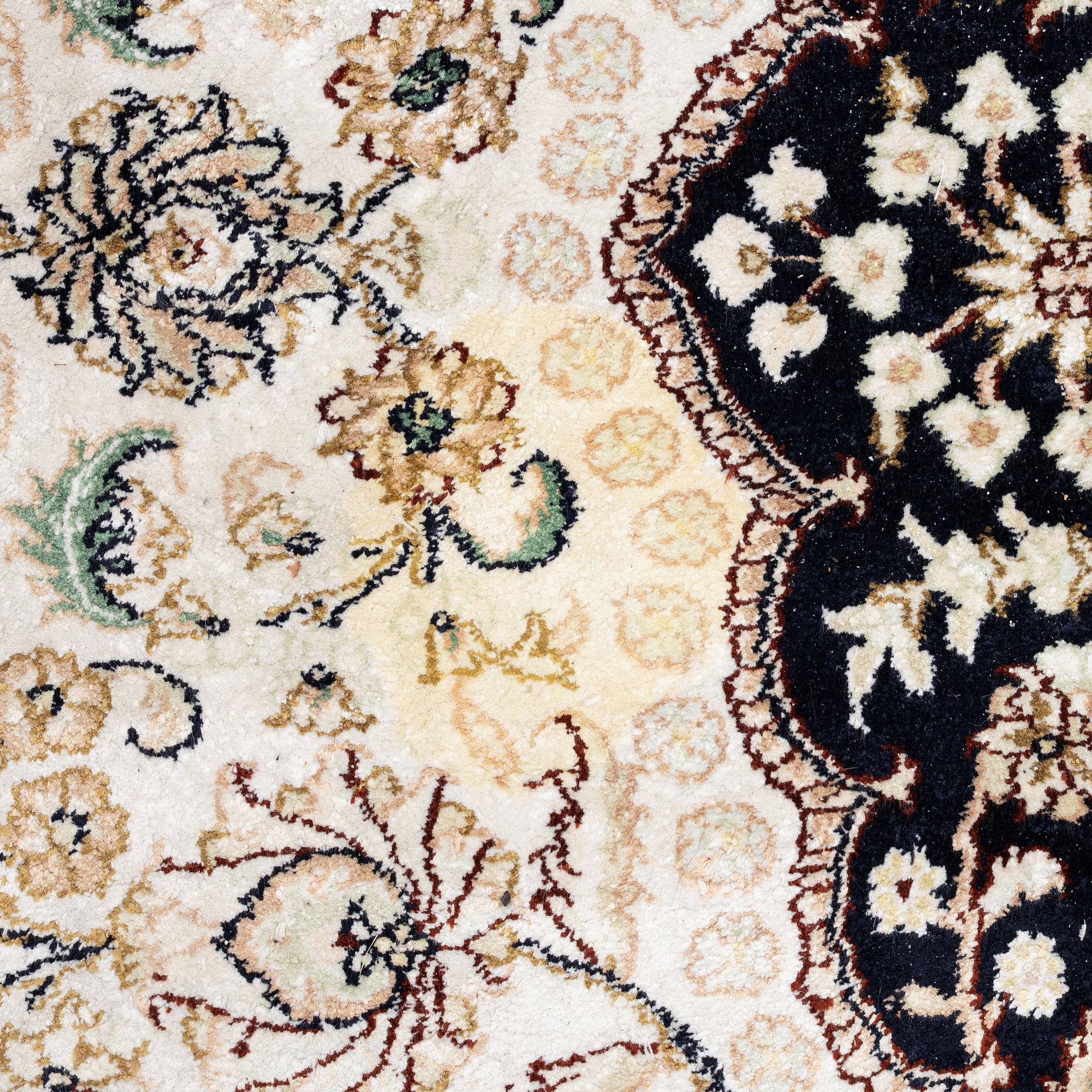 Matta, orientalisk, ca 278 x 190 cm.