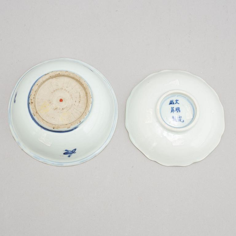 Two blue and white dishes, Ming dynasty, 17th Century.