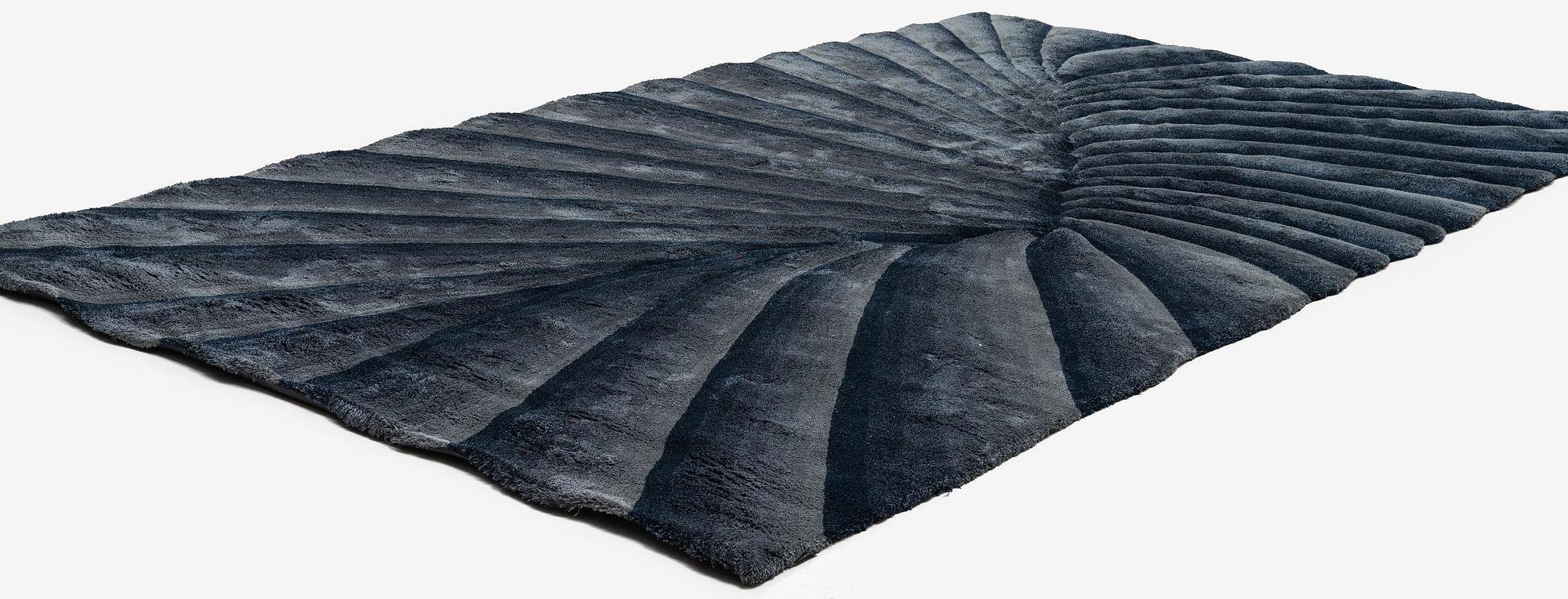 Diana Orving, matta "Disapperance I", handtuftad, ca 404 x 250 cm, Ferreira de Sá, Portugal.