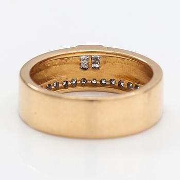 Sormus, 18K kultaa, timantteja n. 0.32 ct yht.