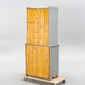 Vitrinskåp, omkring 1900.